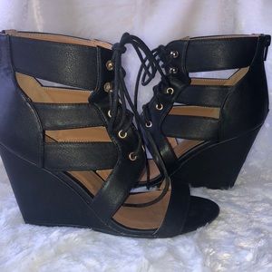 Black wedged sandals